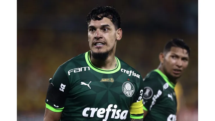 COISA DE LOUCO! Gómez faz pedido surpreendente em campo no jogo do Palmeiras - Foto: Franklin Jacome/Getty Images