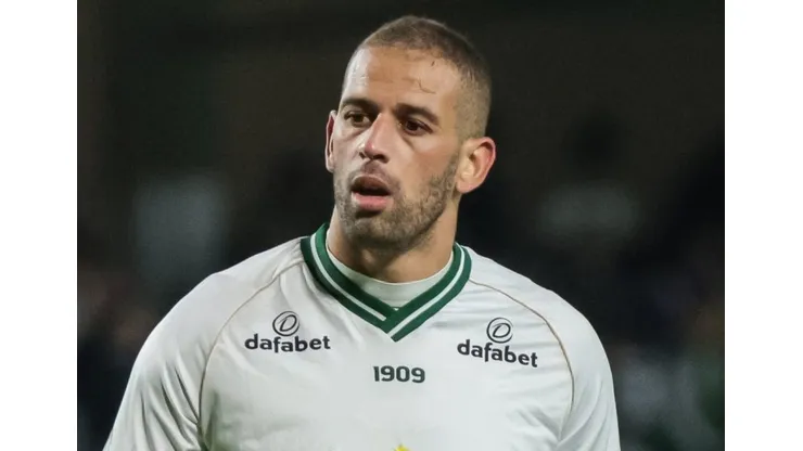 PR - CURITIBA - 14/09/2023 - BRASILEIRO A 2023, CORITIBA X BAHIA - Islam Slimani jogador do Coritiba durante partida contra o Bahia no estadio Couto Pereira pelo campeonato Brasileiro A 2023. Foto: Robson Mafra/AGIF