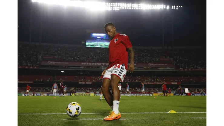 PRATICAMENTE FECHADO! São Paulo deve vender Welington e contratar velocista canhoto - Foto: Ricardo Moreira/Getty Images