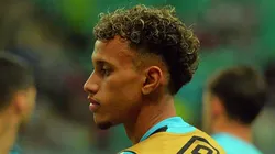 BA - SALVADOR - 04/07/2023 - COPA DO BRASIL 2023, BAHIA X GREMIO - Bitello, jogador do Gremio durante aquecimento antes da partida contra o Bahia no estadio Arena Fonte Nova pelo campeonato Copa do Brasil 2023. Foto: Walmir Cirne/AGIF