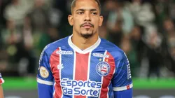PR - CURITIBA - 14/09/2023 - BRASILEIRO A 2023, CORITIBA X BAHIA - Gilberto jogador do Bahia durante execucao do hino nacional antes da partida contra o Coritiba no estadio Couto Pereira pelo campeonato Brasileiro A 2023. Foto: Robson Mafra/AGIF