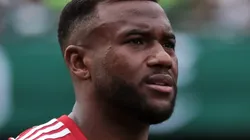 Luan jogador do Sao Paulo durante execucao do hino nacional antes da partida contra o Coritiba no estadio Couto Pereira pelo campeonato BRASILEIRO A 2023. Foto: Robson Mafra/AGIF