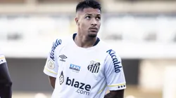 SP - SANTOS - 05/08/2023 - BRASILEIRO A 2023, SANTOS X ATHLETICO-PR - Marcos Leonardo jogador do Santos durante partida contra o Athletico-PR no estadio Vila Belmiro pelo campeonato Brasileiro A 2023. Foto: Abner Dourado/AGIF