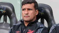 Foto: Robson Mafra/AGIF - Wesley Carvalho: técnico tem novidades no Furacão