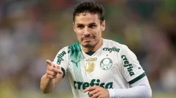 MT - CUIABA - 19/08/2023 - BRASILEIRO A 2023, CUIABA X PALMEIRAS - Raphael Veiga jogador do Palmeiras comemora seu gol durante partida contra o Cuiaba no estadio Arena Pantanal pelo campeonato Brasileiro A 2023. Foto: Gil Gomes/AGIF