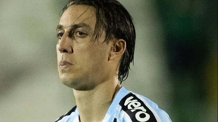 SP - Campinas - 05/08/2022 - BRASILEIRO B 2022, GUARANI X GREMIO - Geromel jogador do Gremio durante partida contra o Guarani no estadio Brinco de Ouro pelo campeonato Brasileiro B 2022. Foto: Diogo Reis/AGIF