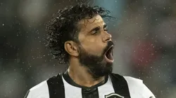 Foto: Jorge Rodrigues/AGIF - Diego Costa jogador do Botafogo comemora vitoria apos a partida contra o Bahia no estadio Engenhao pelo campeonato Brasileiro A 2023.