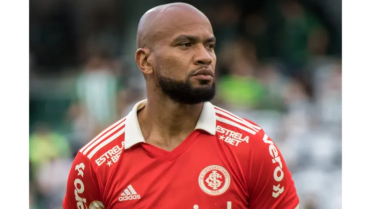 Robson Mafra/AGIF - Zagueiro vive situação complicada no Beira-Rio
