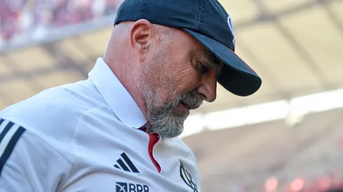 Foto: Thiago Ribeiro/AGIF- Sampaoli tenta fazer trio funcionar