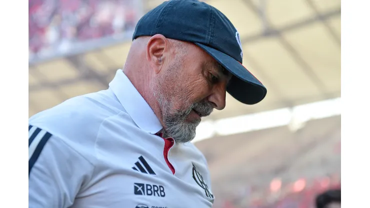 Foto: Thiago Ribeiro/AGIF- Sampaoli tenta fazer trio funcionar