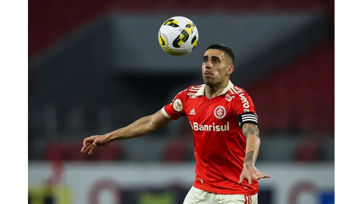 RS - Porto Alegre - 14/08/2022 - BRASILEIRO A 2022, INTERNACIONAL X FLUMINENSE - Gabriel jogador do Internacional durante partida contra o Fluminense no estadio Beira-Rio pelo campeonato Brasileiro A 2022. Foto: Pedro H. Tesch/AGIF