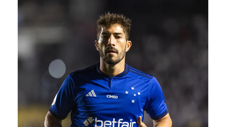 Foto: Abner Dourado/AGIF- Lucas Silva foi homenageado