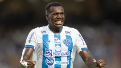 Foto: Fernando Torres/AGIF - Jacy Maranhao jogador do Paysandu comemora seu gol durante partida contra o Botafogo-PB no estadio Mangueirao pelo campeonato Brasileiro C 2023.