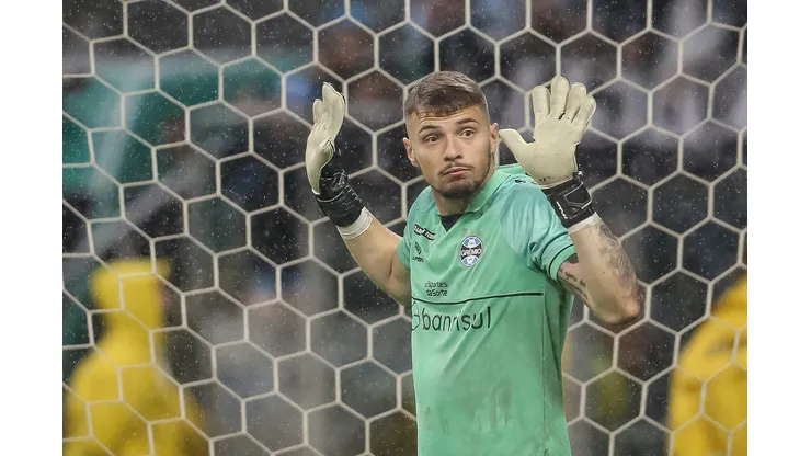 Pedro H. Tesch/AGIF - Goleiro falhou em gols do Timão