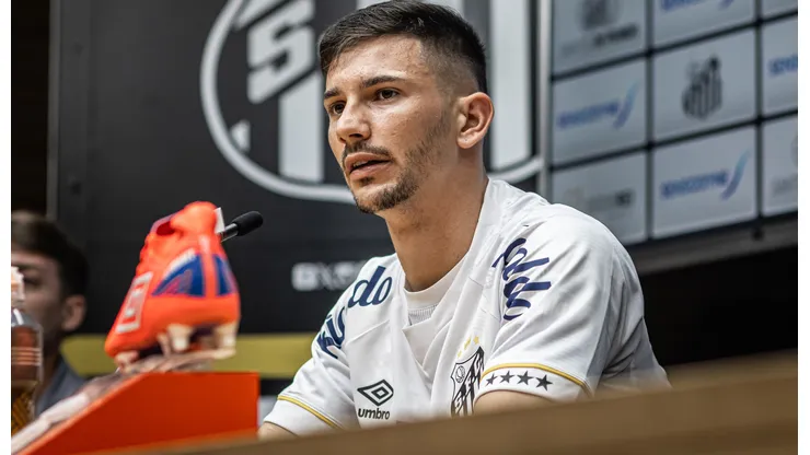 Foto: Raul Baretta/ Santos FC - Maxi Silvera é um dos mais observados por interino do Peixe contra o Bahia