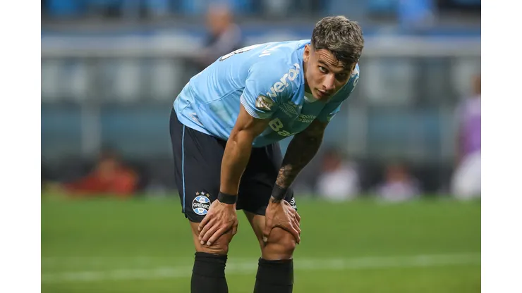 Ferreira pode ganhar chances na ausência de Carballo contra o Corinthians