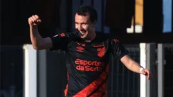 Pablo comemorando contra o Santos