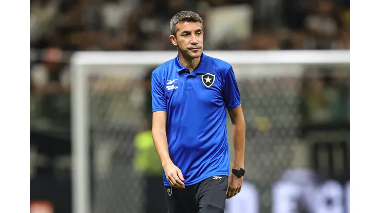 Foto: Gilson Lobo/AGIF- Bruno Lage ficou na bronca com as condições do gramado da Arena MRV