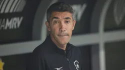 Foto: Gilson Lobo/AGIF - Bruno Lage tecnico do Botafogo durante partida contra o Atletico-MG no estadio Arena MRV pelo campeonato Brasileiro A 2023.