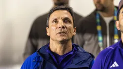 Foto: Abner Dourado/AGIF - Ze Ricardo tecnico do Cruzeiro durante partida contra o Santos no estadio Vila Belmiro pelo campeonato Brasileiro A 2023.