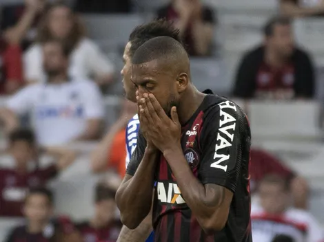 Bastidores de afastamento de Cirino no Athletico-PR chocam torcida