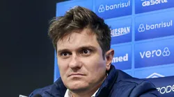 RS - PORTO ALEGRE - 10/07/2023 - GREMIO, APRESENTACAO ITURBE - Juan Iturbe ao lado de Antonio Brum durante sua apresentacao oficial como jogador do Gremio em coletiva de imprensa realizada no CT do Gremio. Foto: Maxi Franzoi/AGIF