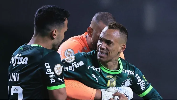 SP - SAO PAULO - 15/09/2023 - BRASILEIRO A 2023, PALMEIRAS X GOIAS - Breno Lopes jogador do Palmeiras comemora seu gol durante partida contra o Goias no estadio Arena Allianz Parque pelo campeonato Brasileiro A 2023. Foto: Ettore Chiereguini/AGIF