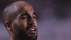 SP - SAO PAULO - 16/08/2023 - COPA DO BRASIL 2023, SAO PAULO X CORINTHIANS - Lucas Moura Jogador do Sao Paulo chora durante sua comemoracao em vitoria ao final da partida contra o Corinthians no estadio Morumbi pelo campeonato Copa do Brasil 2023. Foto: Ettore Chiereguini/AGIF