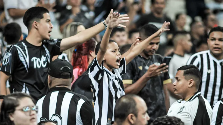 CE - FORTALEZA - 07/07/2023 - BRASILEIRO B 2023, CEARA X BOTAFOGO-SP - Torcida do Ceara durante partida contra Botafogo-SP no estadio Arena Castelao pelo campeonato Brasileiro B 2023. Foto: Kely Pereira/AGIF