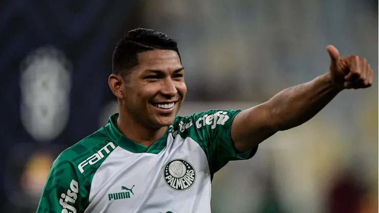 RJ - RIO DE JANEIRO - 05/08/2023 - BRASILEIRO A 2023, FLUMINENSE X PALMEIRAS -Rony jogador do Palmeiras durante aquecimento antes da partida contra o Fluminense no estadio Maracana pelo campeonato Brasileiro A 2023. Foto: Thiago Ribeiro/AGIF