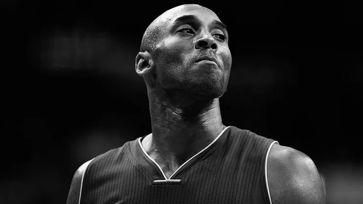 Kobe Bryant deu uma bad beat no poker (Foto: Rob Carr/Getty Images)