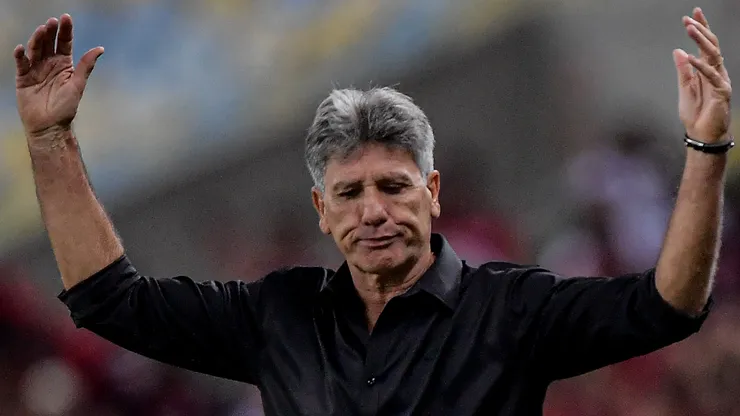 Foto: Thiago Ribeiro/AGIF - Renato Portaluppi: técnico pode ficar sem titular no Grêmio