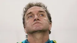 SANTOS, BRAZIL - OCTOBER 29: Head coach Cuca of Palmeiras looks on during the match between Santos and Palmeiras for the Brazilian Series A 2016 at Vila Belmiro Stadium on October 29, 2016 in Santos, Brazil. (Photo by Friedemann Vogel/Getty Images)