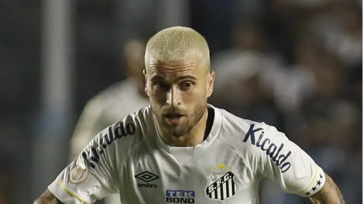 Photo by Ricardo Moreira/Getty Images - Lucas Lima sofre vexame