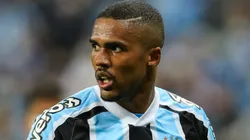 Foto: Pedro H. Tesch/AGI - Douglas Costa causou raiva em muitos gremistas