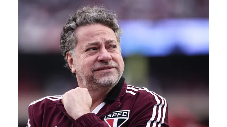 Casares autorizou venda de jogador do elenco de Dorival Júnior para a Rússia
