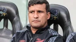 PR - CURITIBA - 02/09/2023 - BRASILEIRO A 2023, ATHLETICO-PR X ATLETICO-MG - Wesley Carvalho tecnico do Athletico-PR durante partida contra o Atletico-MG no estadio Arena da Baixada pelo campeonato Brasileiro A 2023. Foto: Robson Mafra/AGIF
