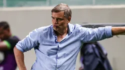 MG - BELO HORIZONTE - 03/09/2023 - BRASILEIRO A 2023, AMERICA-MG X SANTOS - Diego Aguirre tecnico do Santos durante partida contra o America-MG no estadio Independencia pelo campeonato Brasileiro A 2023. Foto: Gilson Lobo/AGIF