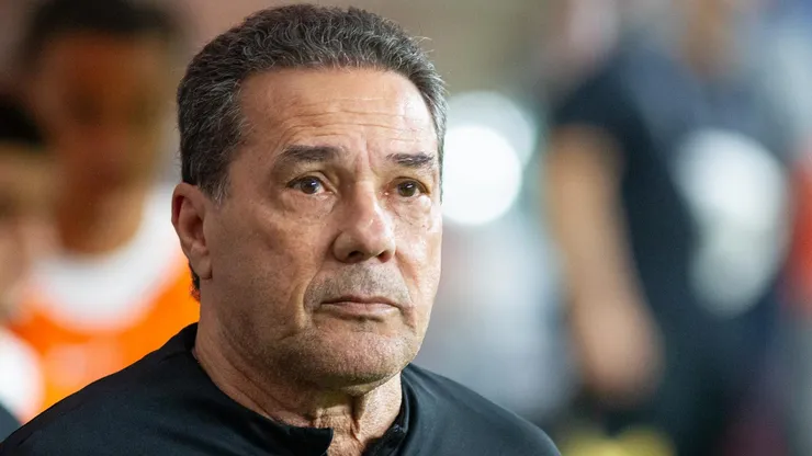 MG - BELO HORIZONTE - 19/08/2023 - BRASILEIRO A 2023, CRUZEIRO X CORINTHIANS - Vanderlei Luxemburgo tecnico do Corinthians durante partida contra o Cruzeiro no estadio Mineirao pelo campeonato Brasileiro A 2023. Foto: Fernando Moreno/AGIF