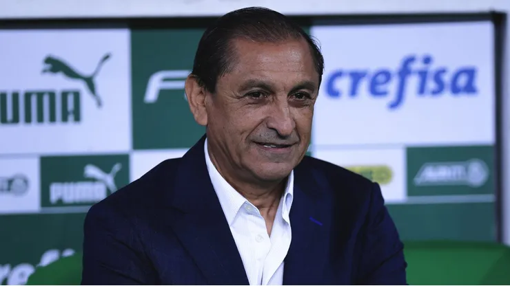 Foto: Ettore Chiereguini/AGIF - Ramon Diaz tecnico do Vasco durante partida contra o Palmeiras no estadio Arena Allianz Parque pelo campeonato Brasileiro A 2023.
