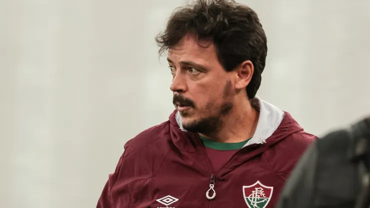 PR - CURITIBA - 27/08/2023 - BRASILEIRO A 2023, ATHLETICO-PR X FLUMINENSE - Fernando Diniz tecnico do Fluminense durante partida contra o Athletico-PR no estadio Arena da Baixada pelo campeonato Brasileiro A 2023. Foto: Robson Mafra/AGIF