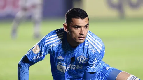 Santos em ação pelo Fla no ano passado