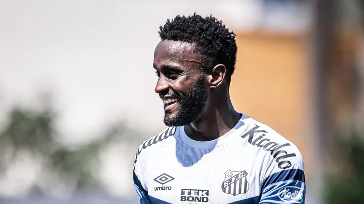 Foto: Raul Baretta/ Santos FC - Mendoza em treino desta terça-feira (12)