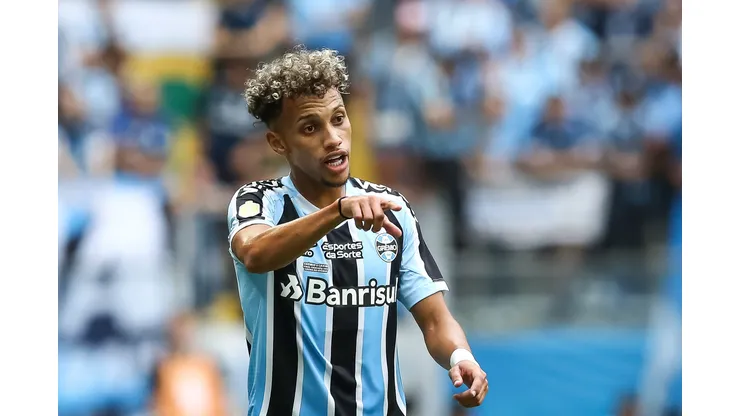 RS - PORTO ALEGRE - 08/04/2023 - GAUCHO 2023, GREMIO X CAXIAS - Bitello jogador do Gremio durante partida contra o Caxias no estadio Arena do Gremio pelo campeonato Gaucho 2023. Foto: Pedro H. Tesch/AGIF