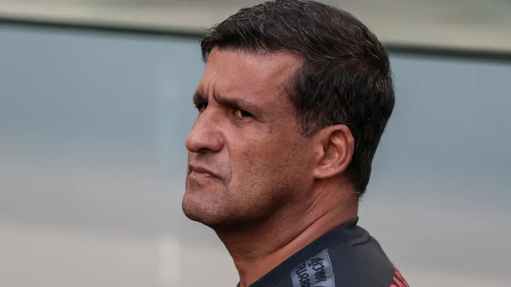 Foto: Robson Mafra/AGIF - Wesley Carvalho: técnico recebeu notícia ruim no Furacão