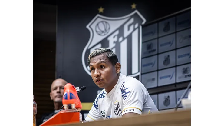 Reprodução/Santos Twitter. Morelos fala sobre situação do Santos no Brasileirão em apresentação