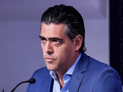 Parcelou mas NÃO PAGOU: Paulo Bracks tem DÍVIDA MILIONÁRIA para acertar com ex-jogador do Vasco