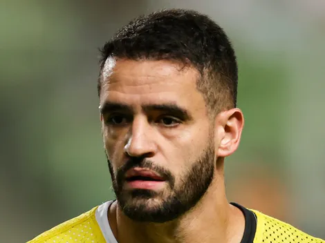 Foto de Renato Augusto com camisa 3 do Corinthians vaza e chama atenção da Fiel