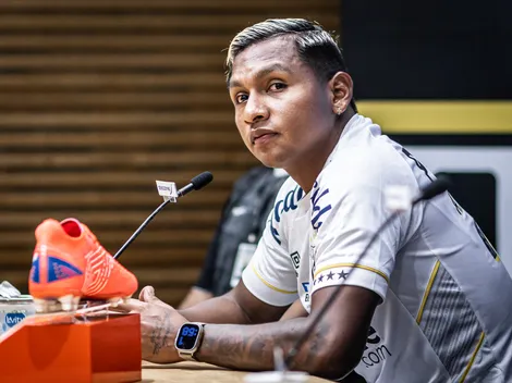 Morelos sai do 'script' e manda DIRETA a Aguirre em coletiva no Santos
