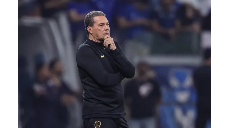 Foto: Gilson Lobo/AGIF- Volante pode ganhar nova chance com Vanderlei Luxemburgo